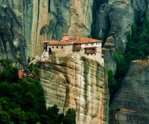 希腊的“天空之城”却女性旅客参不雅 